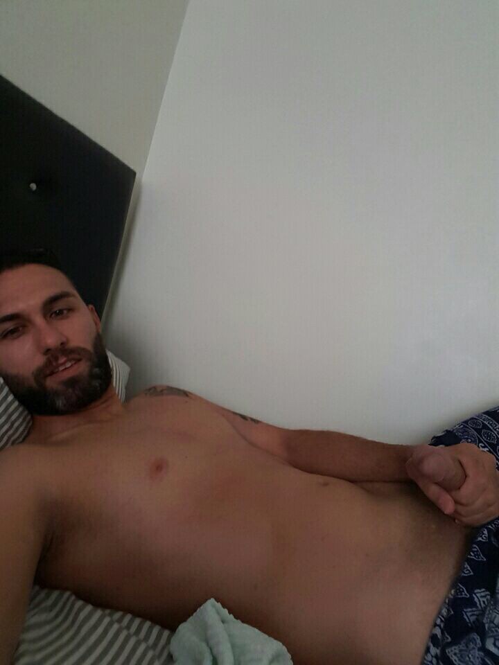 gay_man_selfies